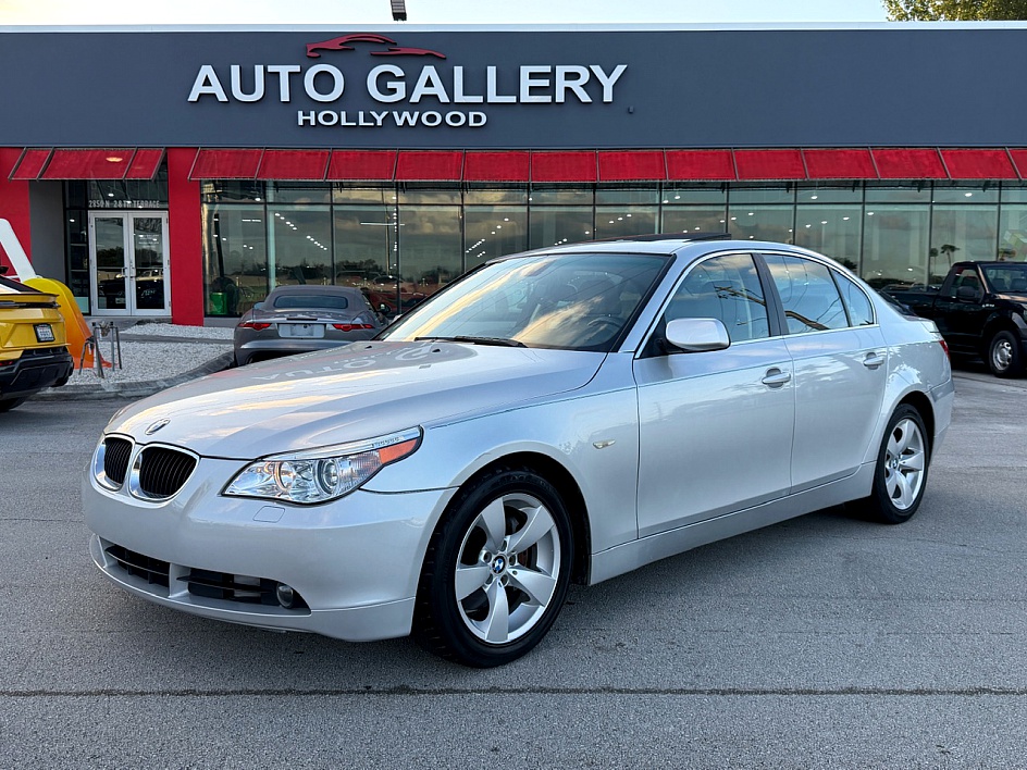 2004 BMW 5 Series 530i's photo