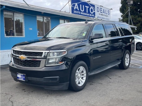 2017 Chevrolet Suburban LT's photo