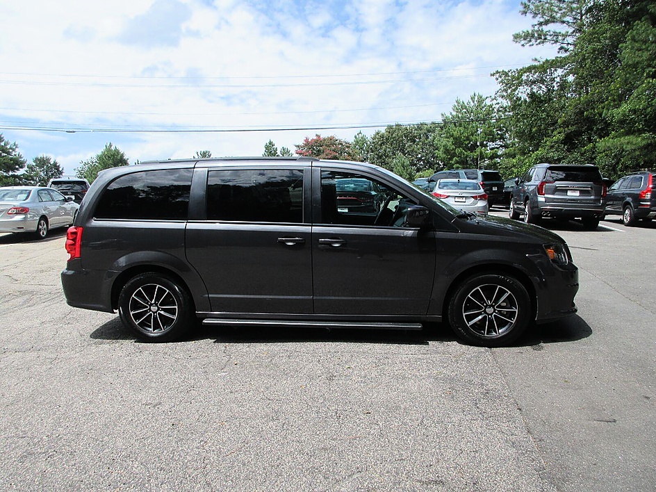 Dodge Grand Caravan photo 4