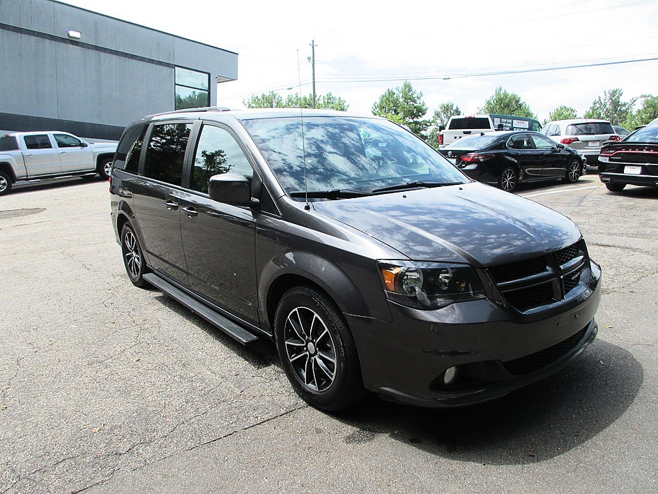 Dodge Grand Caravan photo 3