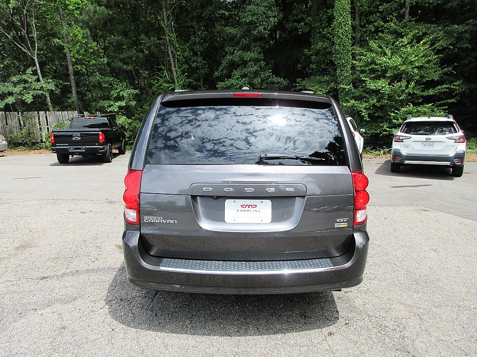 Dodge Grand Caravan photo 6