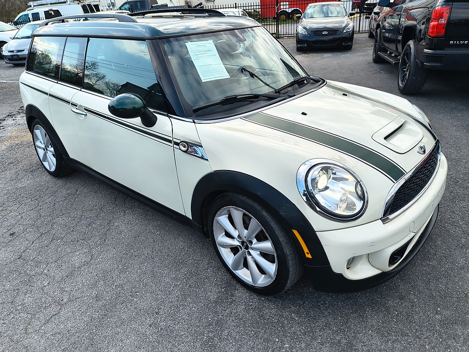 2013 MINI Cooper Clubman S's photo