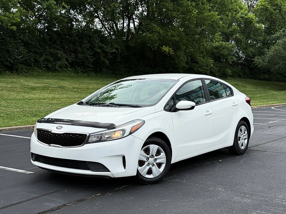 2017 Kia Forte LX AT's photo