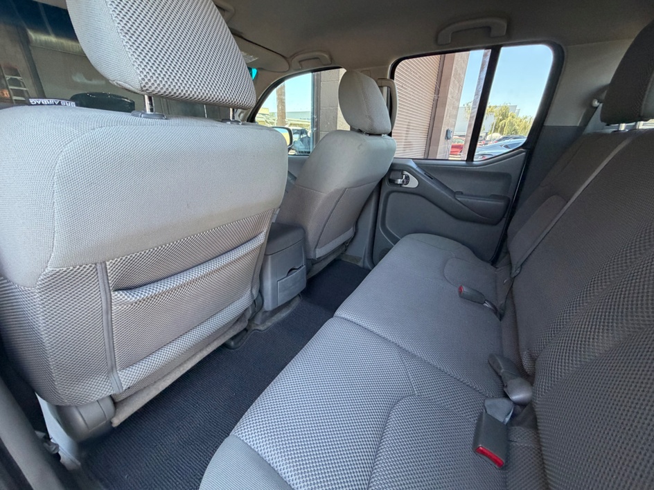 2015 Nissan Frontier SV - Photo 40