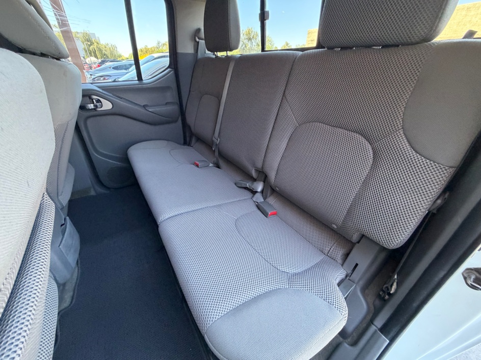 2015 Nissan Frontier SV - Photo 42