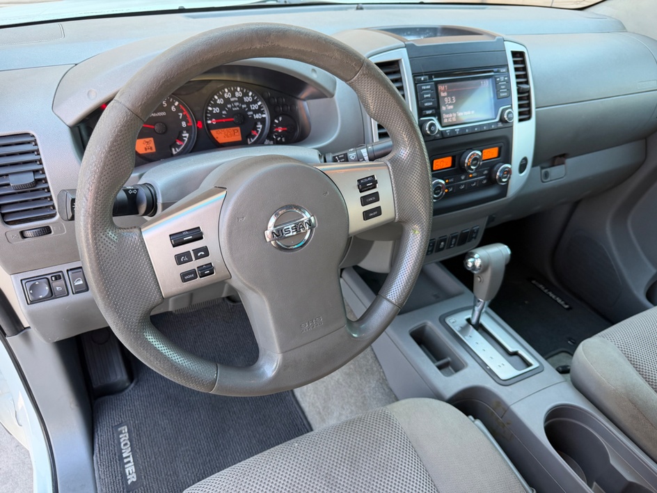2015 Nissan Frontier SV - Photo 21