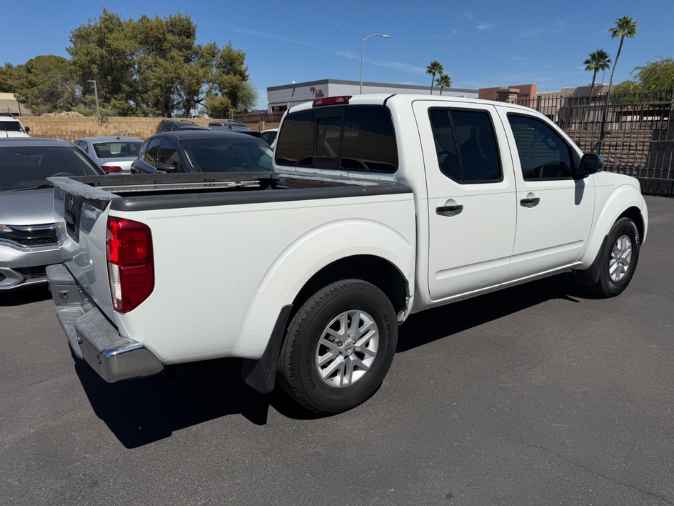 2015 Nissan Frontier SV - Photo 11