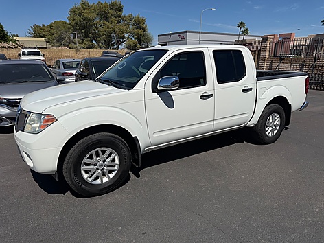 2015 Nissan Frontier 4.0 SV Crew Cab 4X4 AT SWB's photo