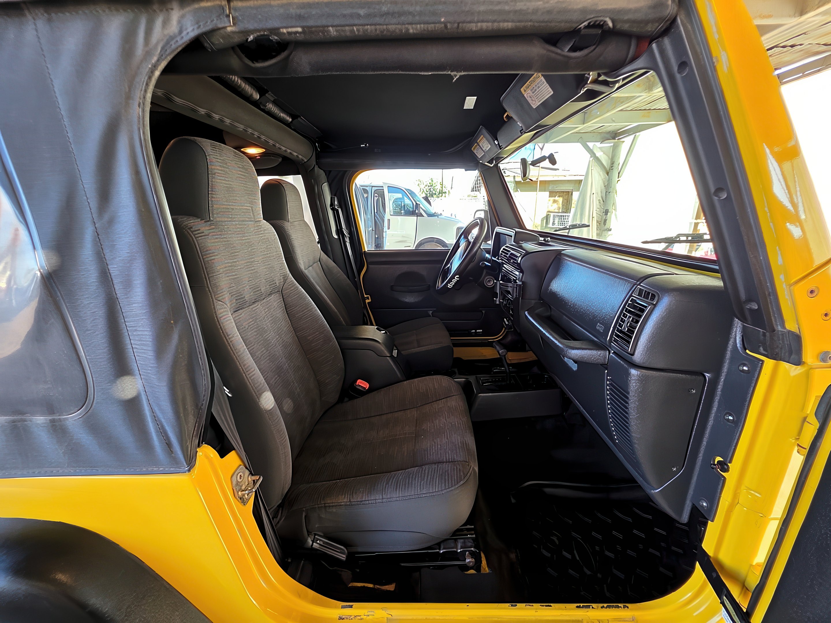 2004 Jeep Wrangler X - Photo 11