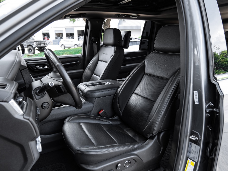 2021 Gmc Yukon XL Denali photo 3