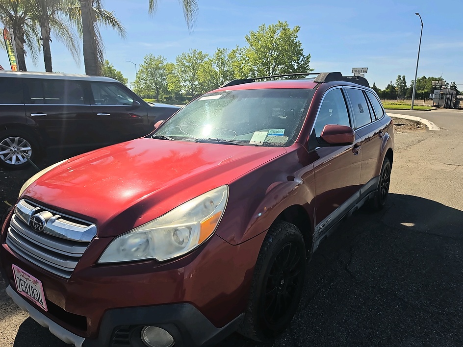 2013 Subaru Outback 2.5i Limited CVT PZEV's photo