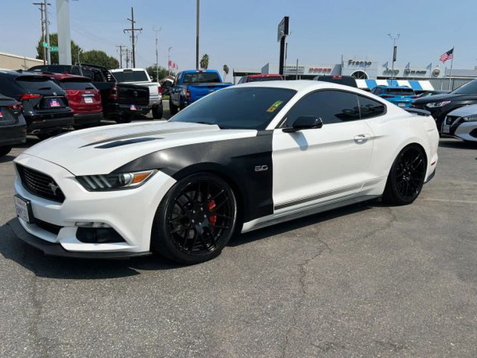 2017 Ford Mustang GT Premium's photo