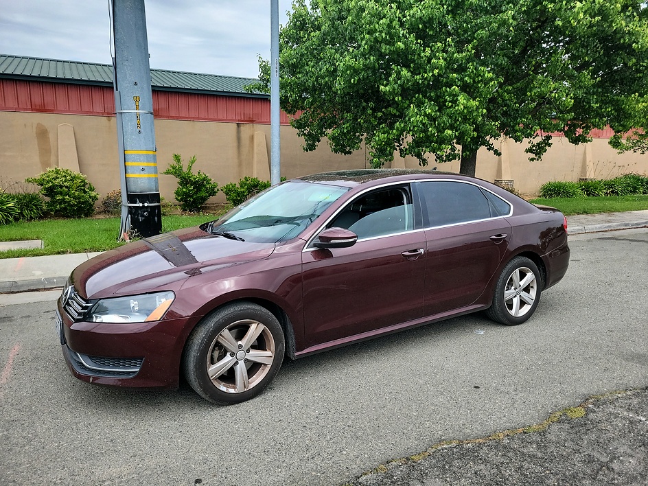 2012 Volkswagen Passat SE w/Sunroof AUTO PZEV's photo