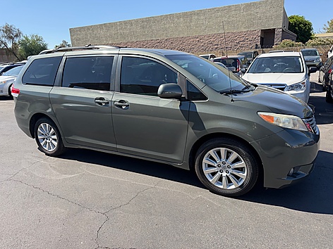 2011 Toyota Sienna's photo