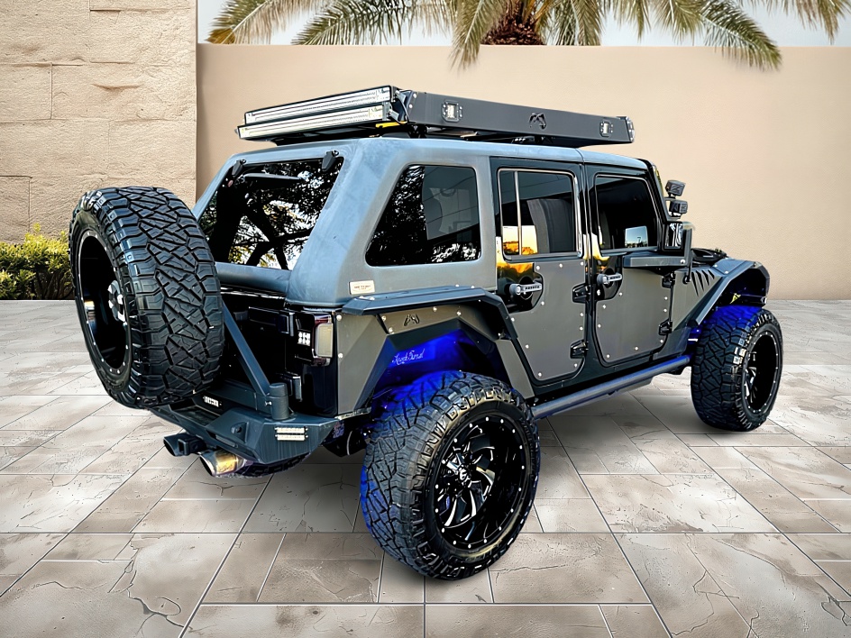2013 Jeep Wrangler Unlimited Sahara photo 3