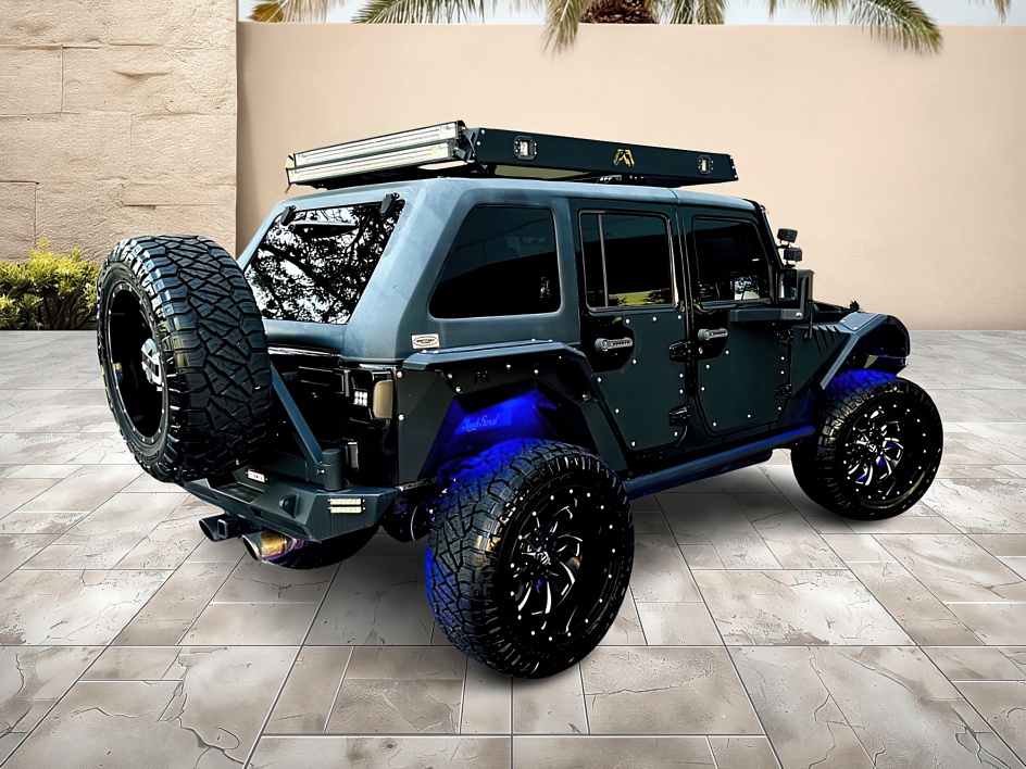 2013 Jeep Wrangler Unlimited Sahara photo 25