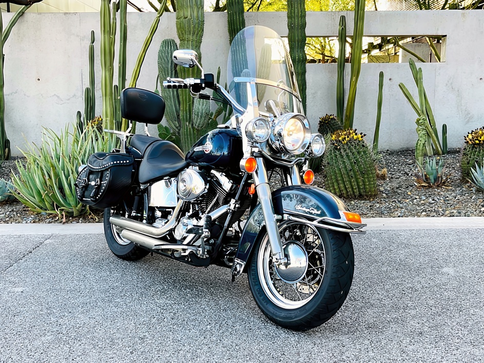 2004 HARLEY-DAVIDSON HERITAGE SOFTAIL CLASSIC FLSTC - Used Luxury