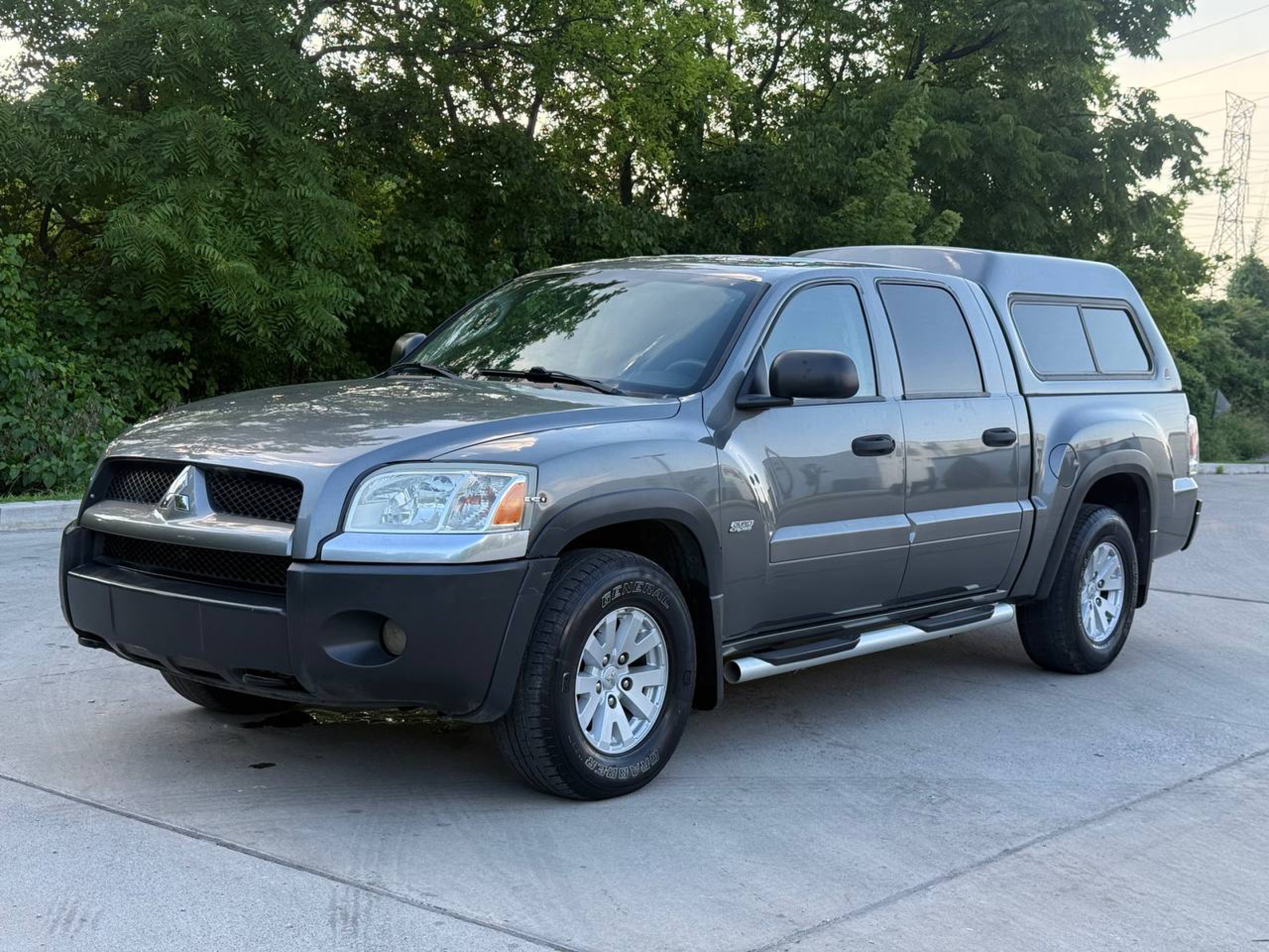 2006 Mitsubishi Raider
