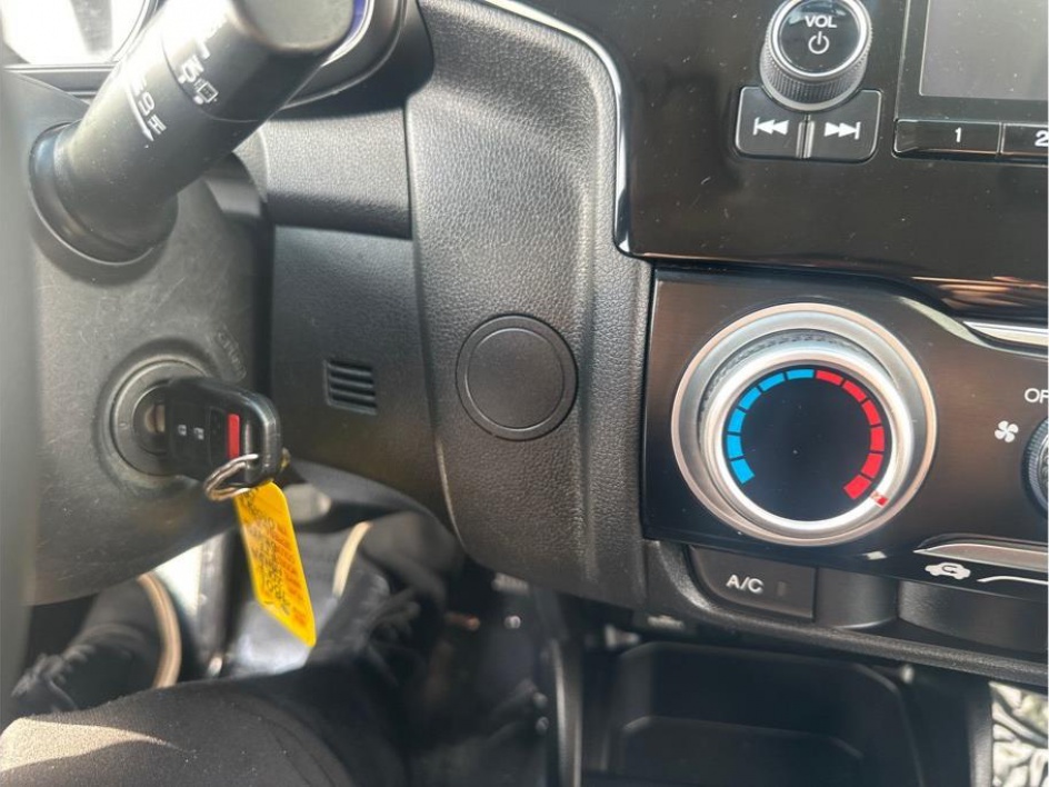 2017 Honda Fit LX - Photo 14
