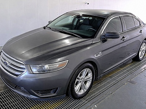 2015 Ford Taurus SE