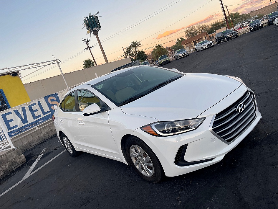 2018 Hyundai Elantra SE