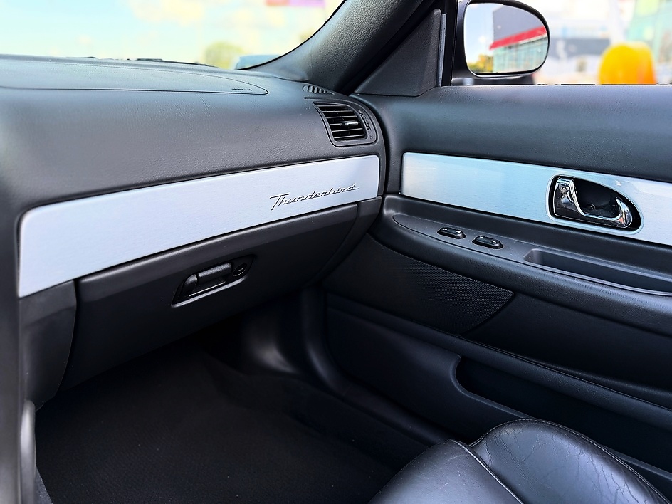 2002 Ford Thunderbird Premium - Photo 38
