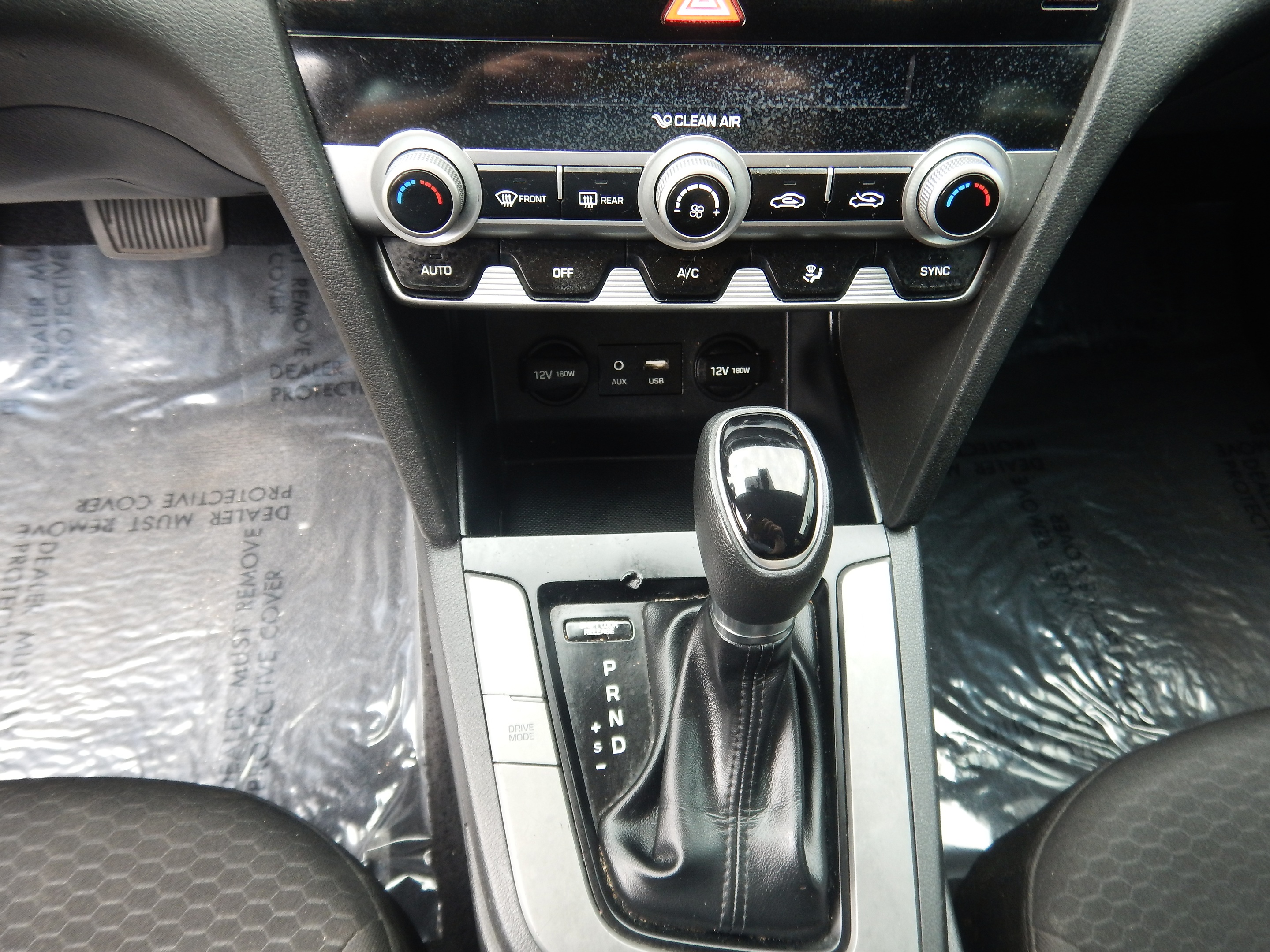 2020 Hyundai Elantra SEL - Photo 13