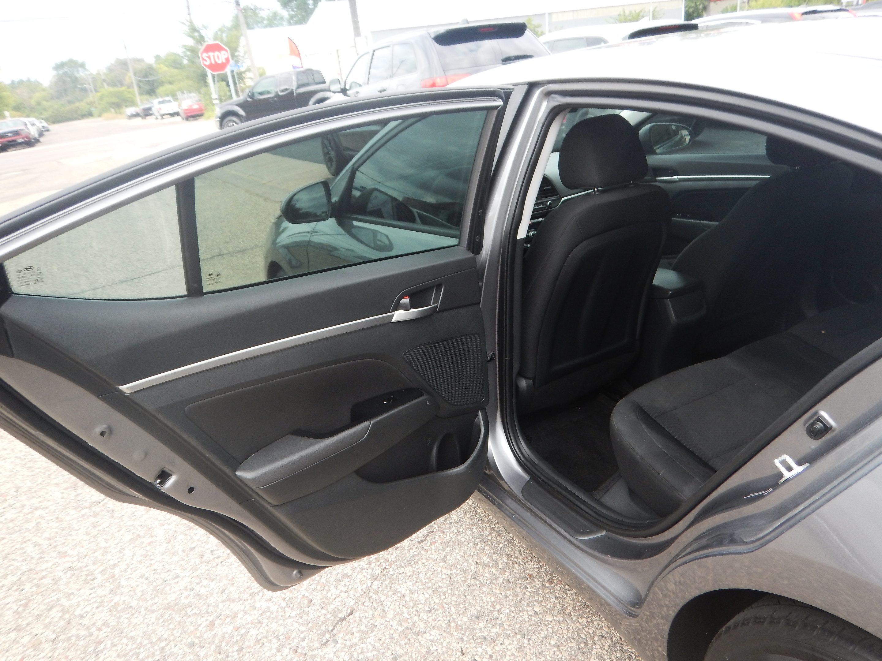 2020 Hyundai Elantra SEL - Photo 19