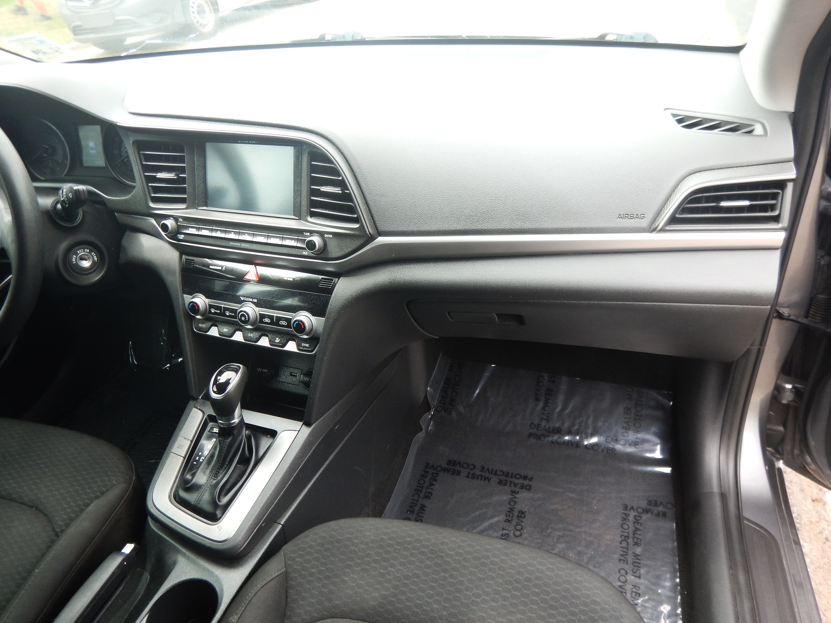 2020 Hyundai Elantra SEL - Photo 17