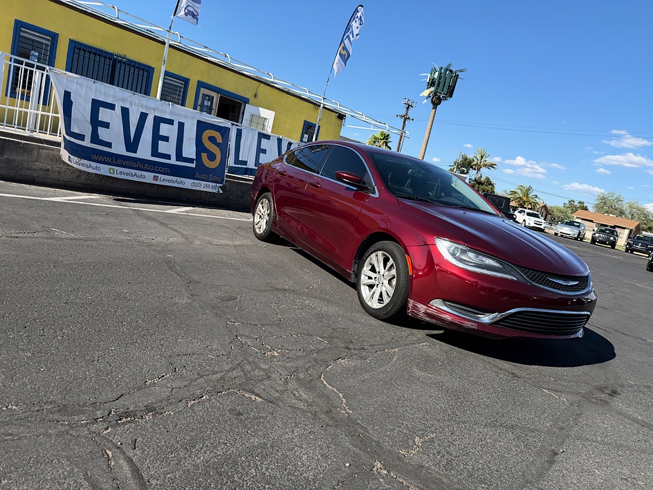 2016 Chrysler 200 Limited's photo