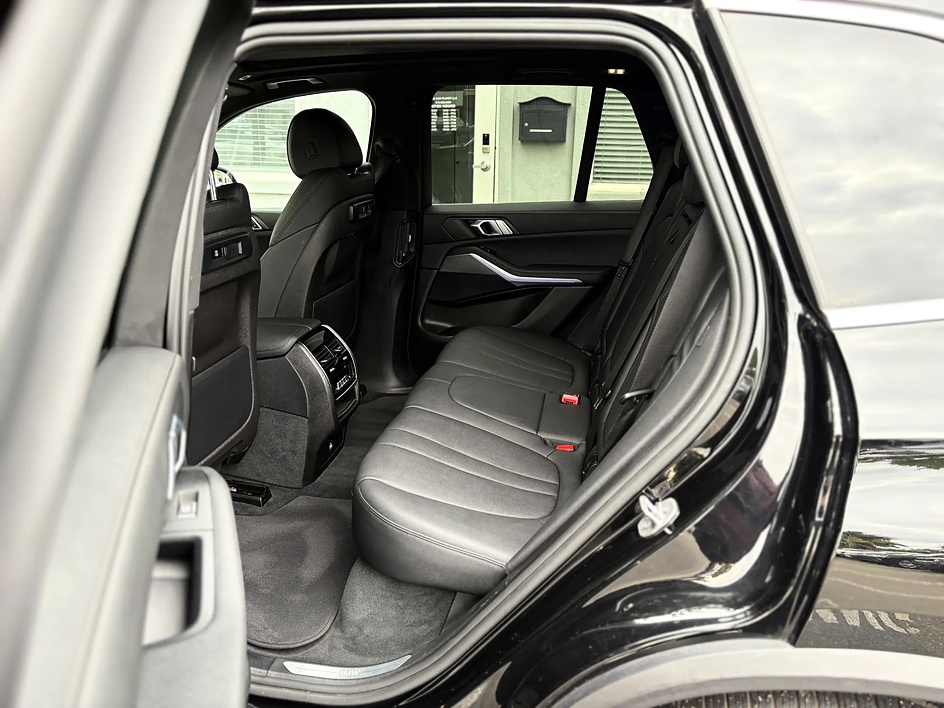 2020 BMW X5 40i - Photo 11