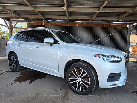 2020 Volvo XC90 T5 Momentum FWD's photo