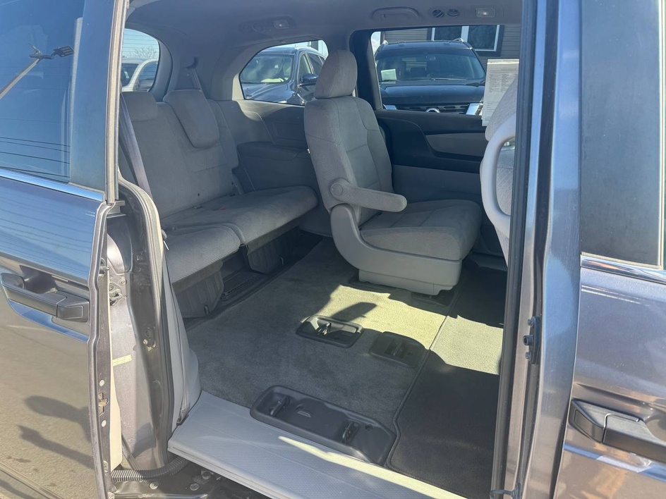 2015 Honda Odyssey LX - Photo 13
