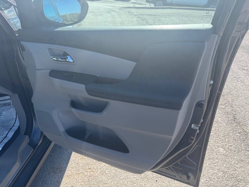 2015 Honda Odyssey LX - Photo 20