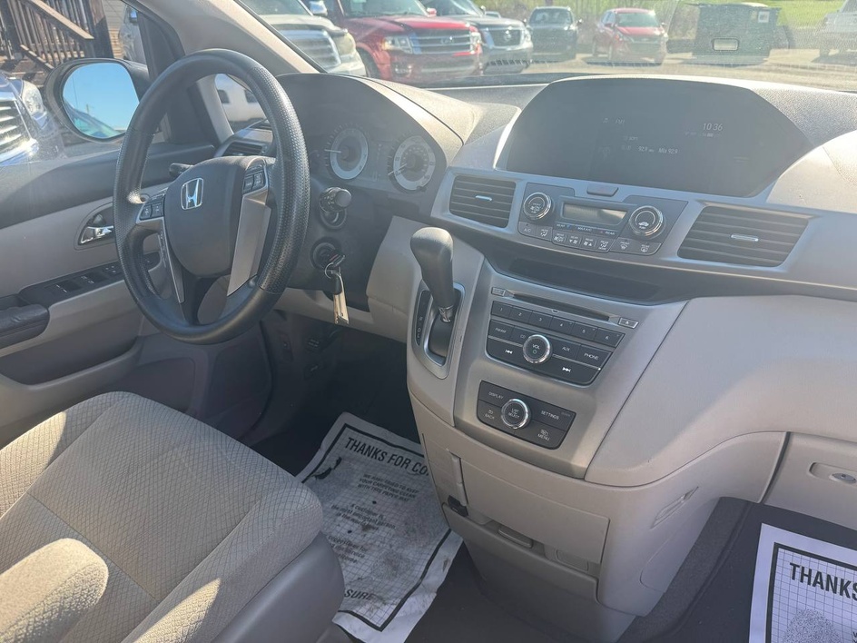 2015 Honda Odyssey LX - Photo 14