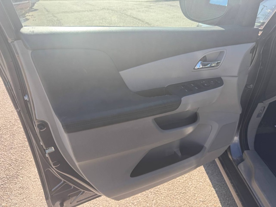 2015 Honda Odyssey LX - Photo 19