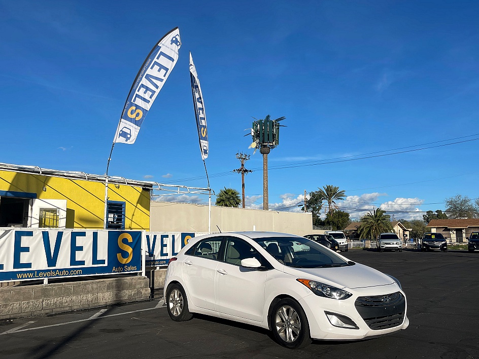 2014 Hyundai Elantra GT Base's photo