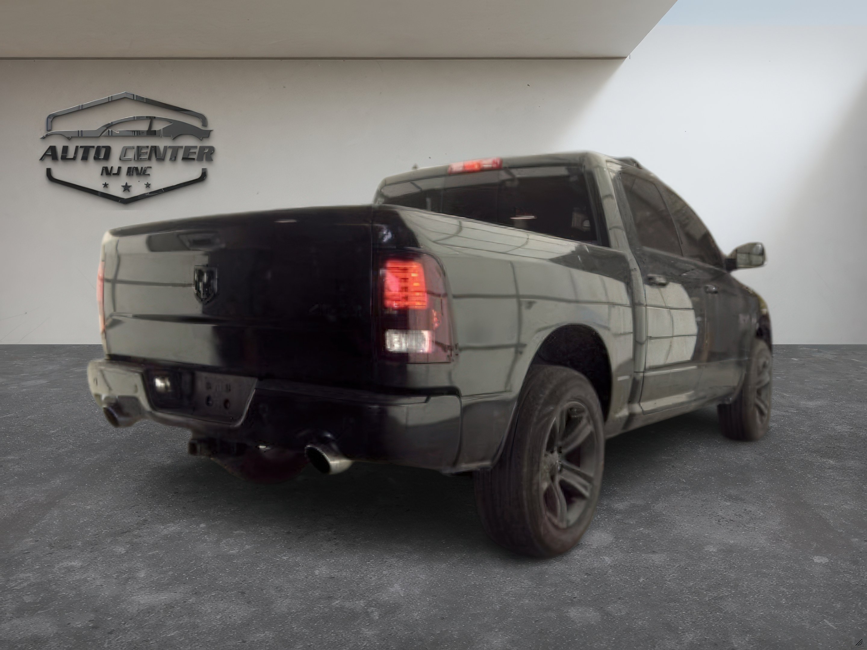 View vehicle photo 5