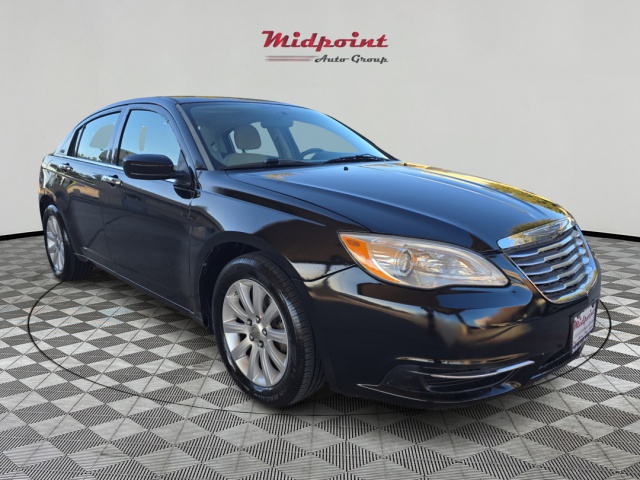 2012 Chrysler 200 Touring's photo