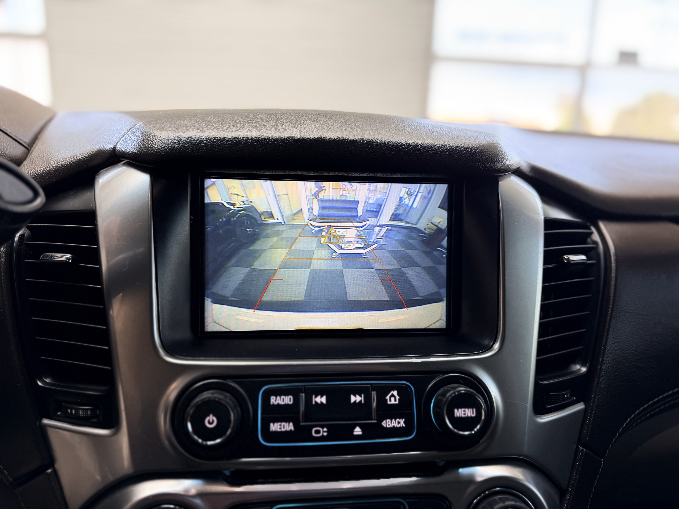 2019 Chevrolet Suburban LT - Photo 12