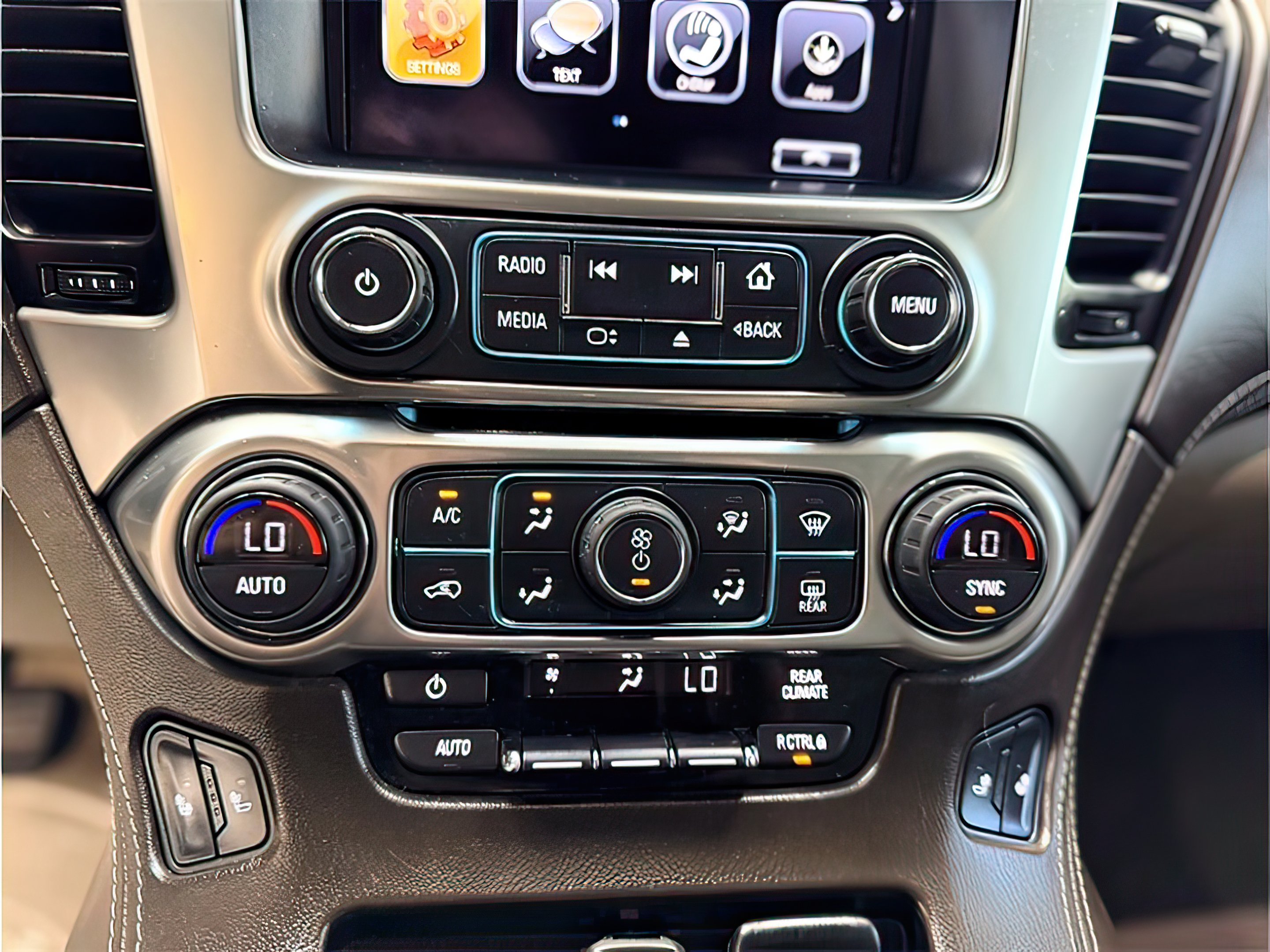 2019 Chevrolet Suburban LT - Photo 36