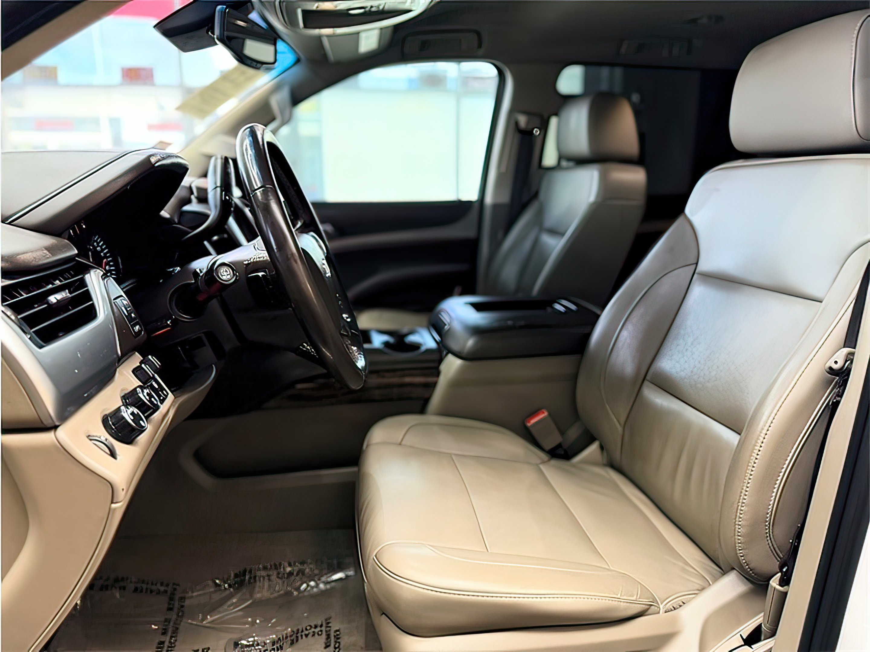 2019 Chevrolet Suburban LT - Photo 27