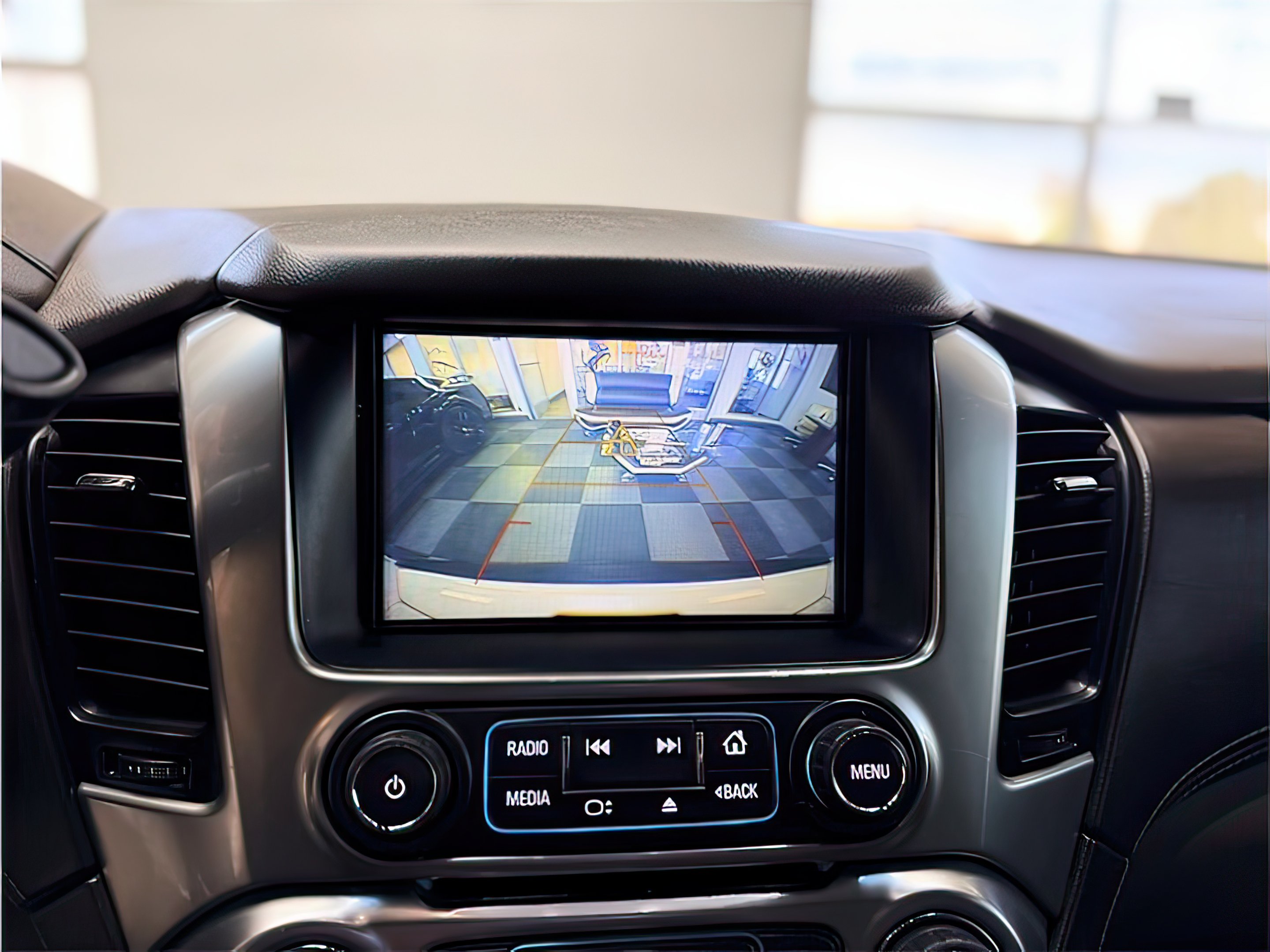 2019 Chevrolet Suburban LT - Photo 34