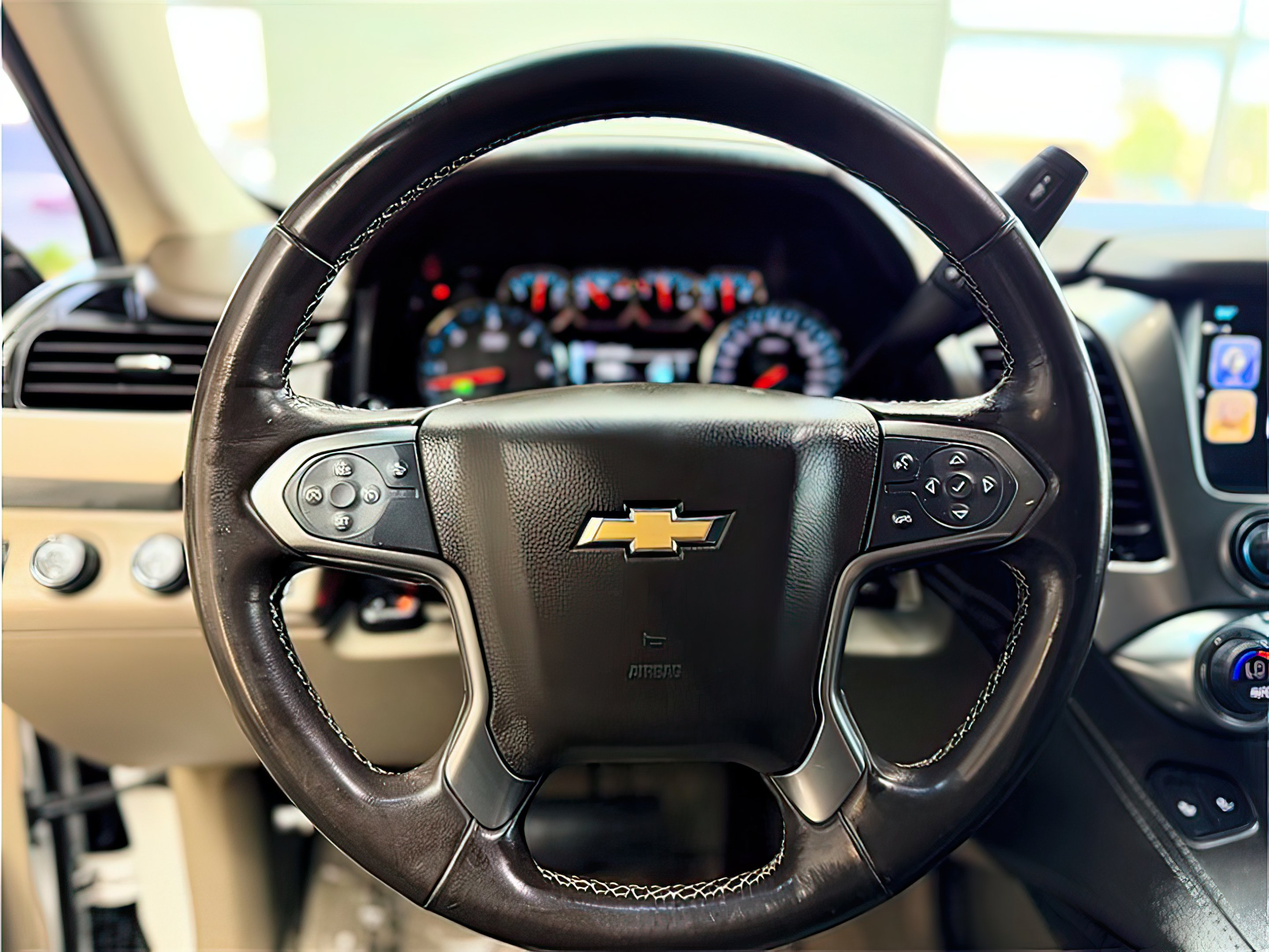 2019 Chevrolet Suburban LT - Photo 30