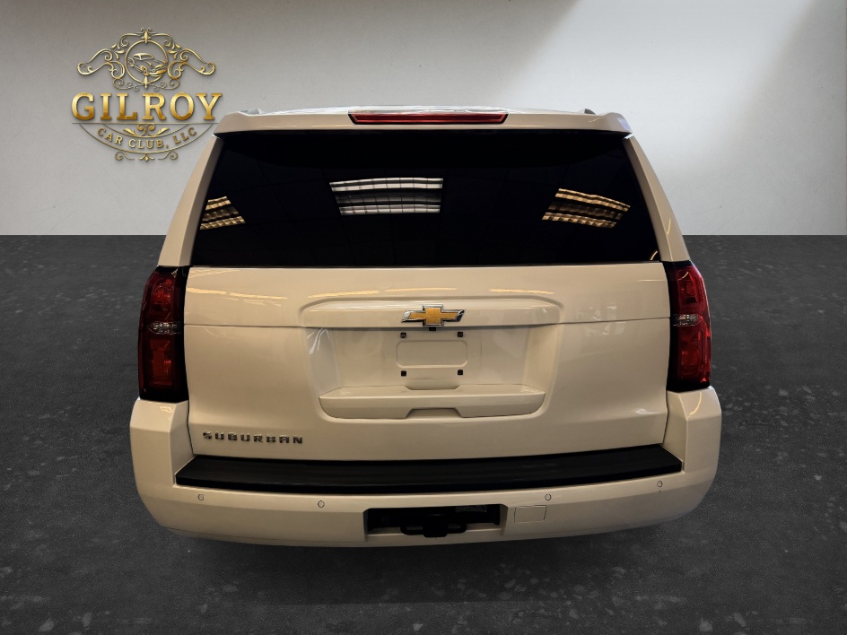 2019 Chevrolet Suburban LT - Photo 18