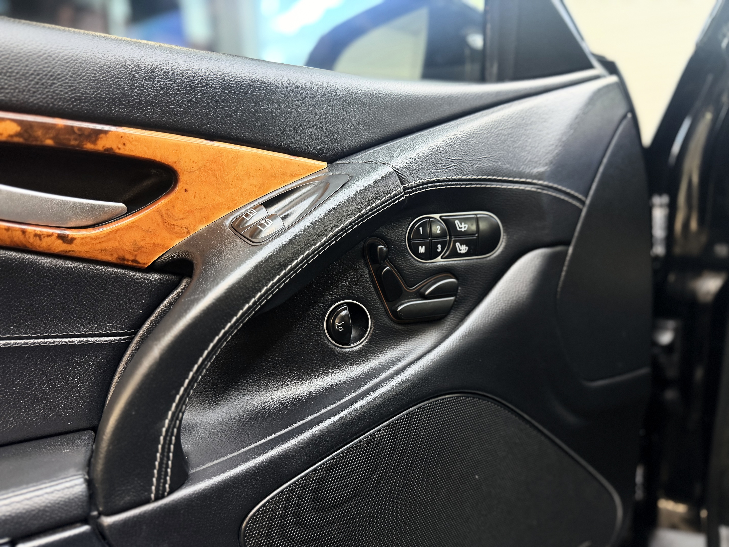 2011 Mercedes-Benz SL-Class SL550 - Photo 6