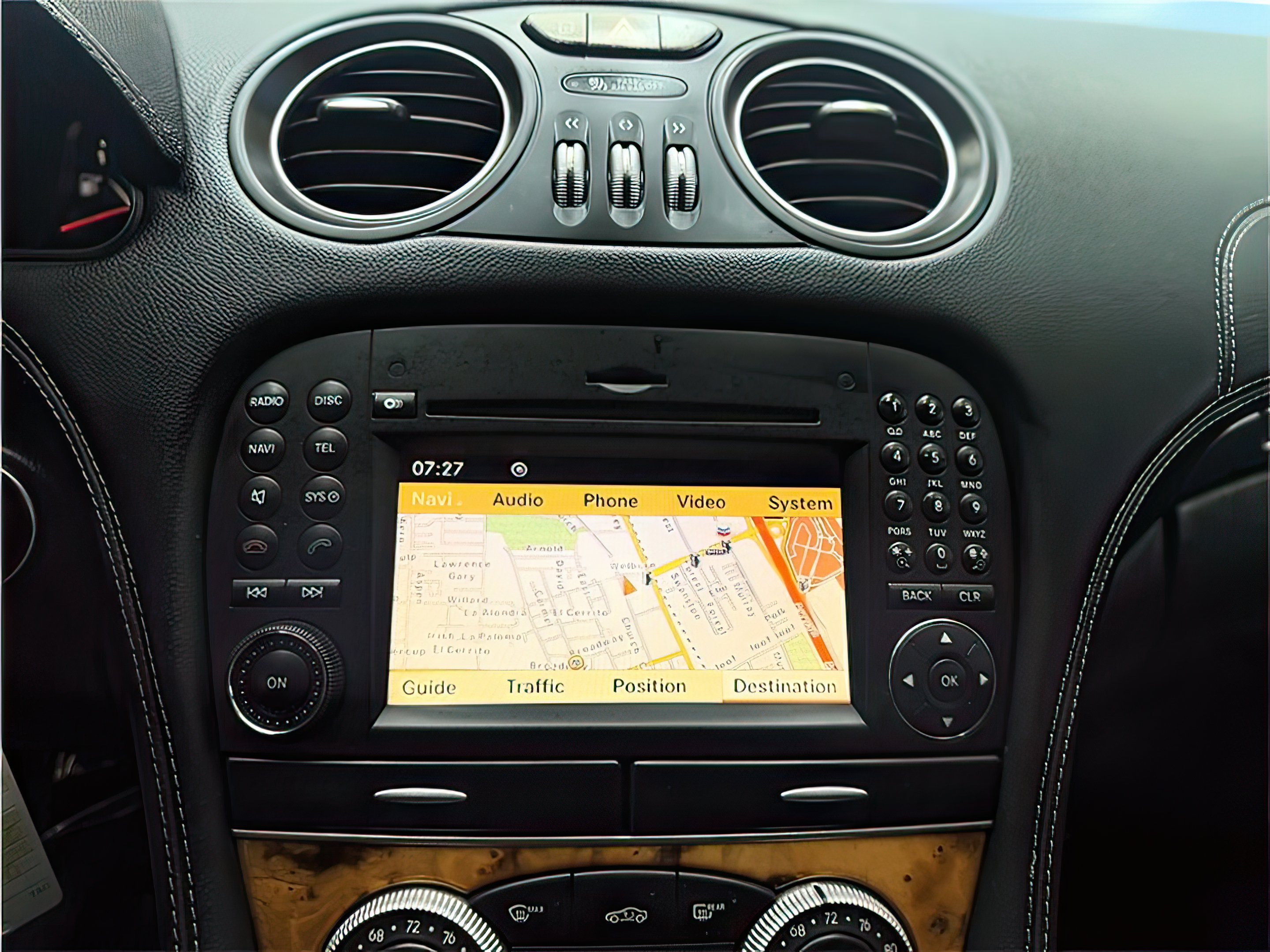 2011 Mercedes-Benz SL-Class SL550 - Photo 29