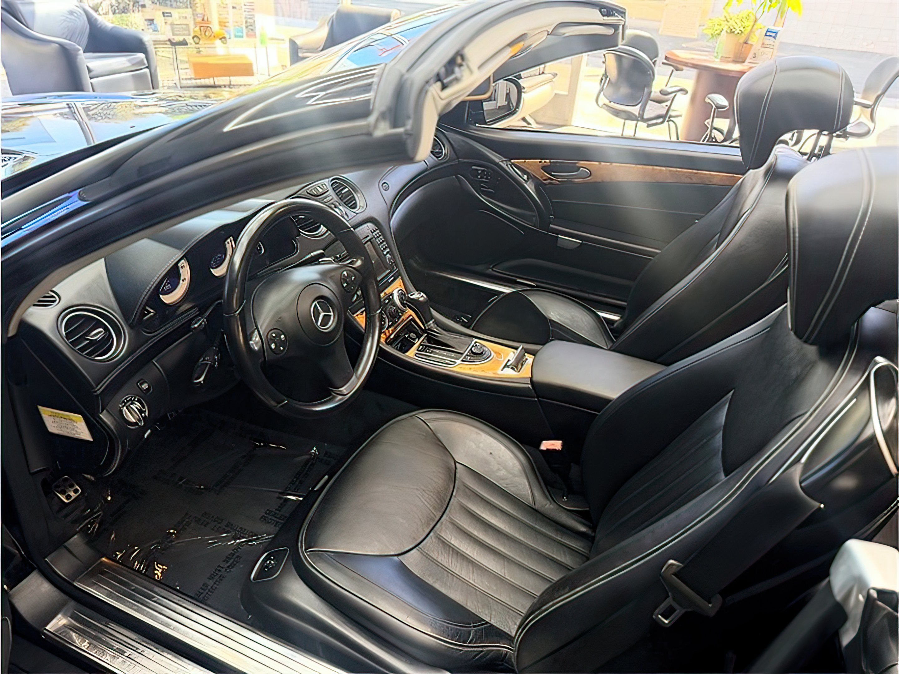 2011 Mercedes-Benz SL-Class SL550 - Photo 31