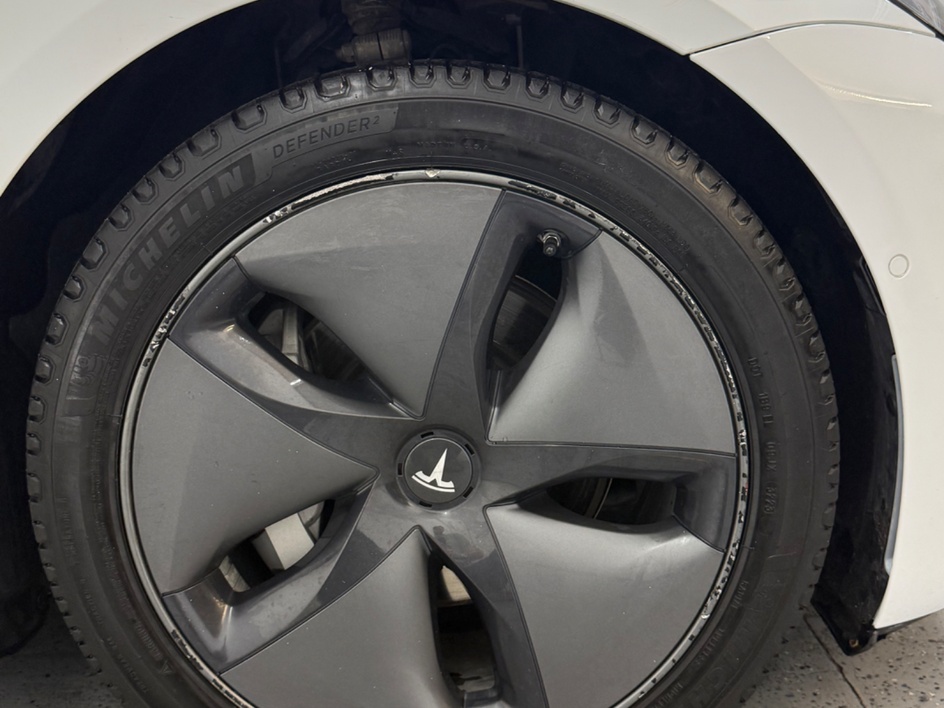2020 Tesla Model 3 Base - Photo 18