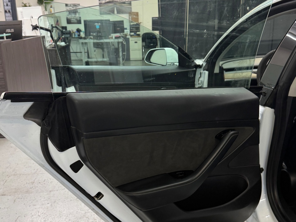 2020 Tesla Model 3 Base - Photo 12